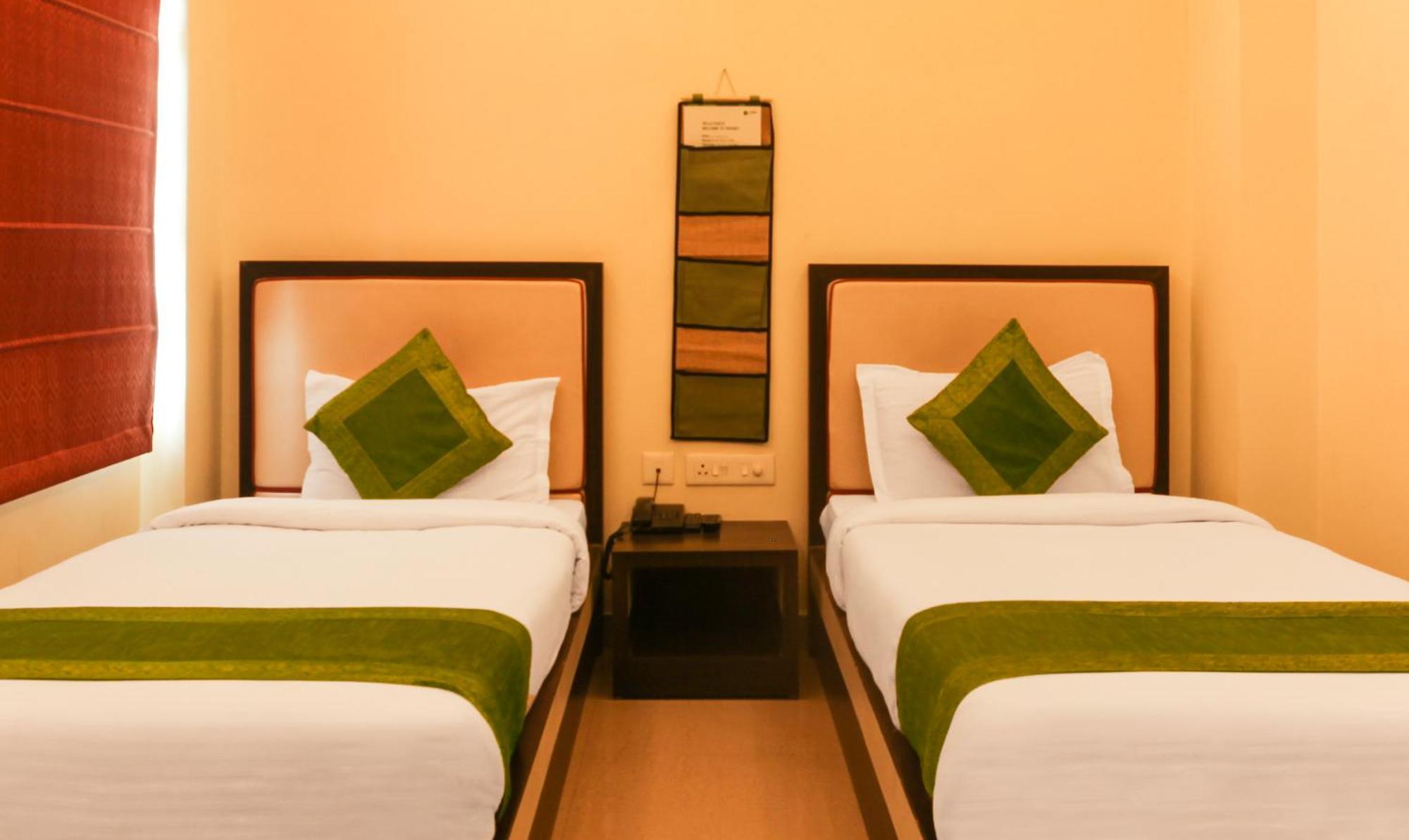 Hotel Janki International 3 Km From Kashi Vishwanath Temple Free Pickup From Railway Station فاراناسي المظهر الخارجي الصورة