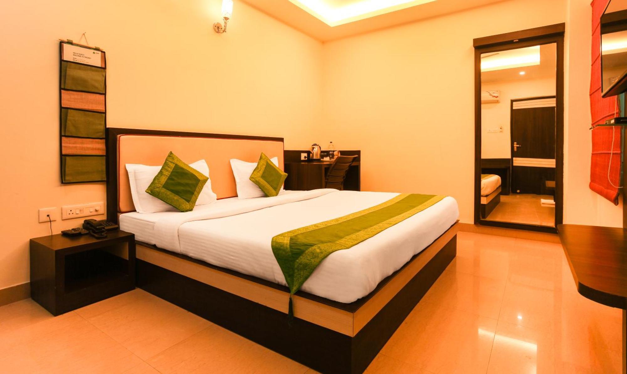 Hotel Janki International 3 Km From Kashi Vishwanath Temple Free Pickup From Railway Station فاراناسي المظهر الخارجي الصورة